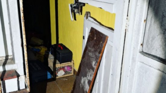 Uma denúncia ao telefone de emergência resultou na rápida ação da Polícia Militar, evitando a ocupação ilegal de uma residência em Itanhaém - Foto: Divulgação/ 29º BPMI