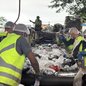 Iniciativa busca promover a reciclagem e ajudar no orçamento familiar com troca de materiais recicláveis por produtos essenciais - Foto: Divulgação/ Prefeitura de São Vicente
