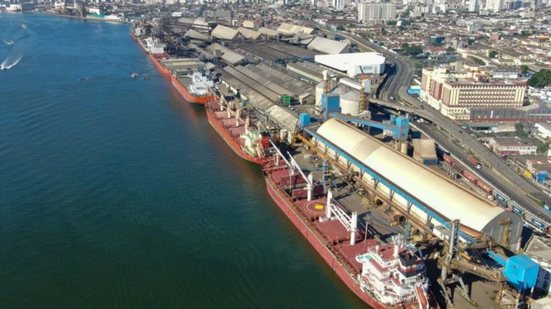 Um marinheiro filipino foi encontrado morto no navio Horizon Emmanuel, no Porto de Santos, gerando uma investigação federal - Foto: Reprodução