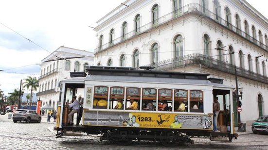 Atração especial em Santos traz um guia para contar histórias das Copas e relembrar os grandes momentos do futebol brasileiro - Foto: Divulgação/ Prefeitura de Santos