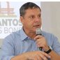 O prefeito de Santos, Rogério Santos, precisou estender sua licença médica até agosto para focar na recuperação de um tumor cervical - Imagem: Reprodução