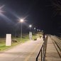 Prefeitura de Guarujá instala novas luminárias e postes para melhorar a segurança e o visual do Mirante da Campina à noite - Foto: Divulgação/ Prefeitura de Guarujá