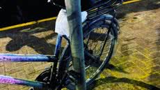 Policiais militares realizavam patrulhamento quando flagraram o suspeito arrombando a bicicleta em Itanhaém, na quinta-feira - Foto: Divulgação/ 29º BPMI