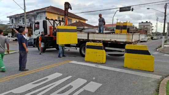 A partir de quarta-feira, Avenida Jovino de Melo terá bloqueio total para obras do novo pontilhão, com previsão de um mês de interdição - Foto: Divulgação/ Prefeitura de Santos