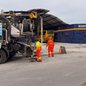 Com equipamentos de hidrojateamento, a cidade realiza limpeza profunda de valas e galerias para evitar alagamentos - Foto: Divulgação/ Prefeitura de Bertioga