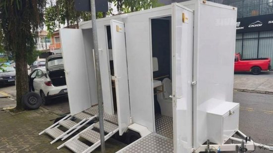Com a entrega de seis trailers sanitários, Santos melhora a infraestrutura das feiras, substituindo modelos antigos e desgastados - Foto: Rádio CBN Santos