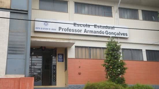 Um adolescente de 13 anos foi detido após levar uma faca para a Escola Armando Gonçalves, em Miracatu, gerando apreensão na comunidade escolar - Imagem: Reprodução