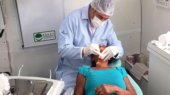 Projeto Saúde Bucal nos Bairros oferece atendimento odontológico móvel para comunidades rurais em Pedro de Toledo - Imagem: Reprodução