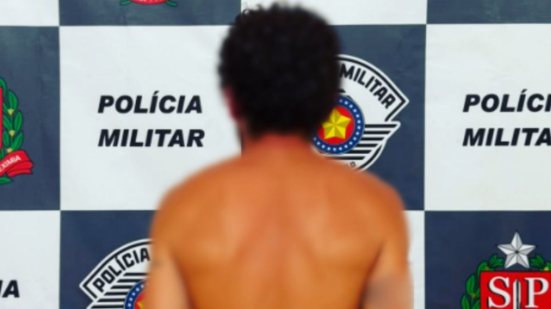 A checagem de dados confirmou mandado de prisão ativo, e o foragido foi levado ao Distrito Policial para os devidos trâmites legais - Foto: Divulgação/ 29º BPMI