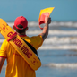 Guarda-vidas atuam em resgates durante o feriado de Natal nas praias do litoral paulista - Imagem: Prefeitura de Praia Grande