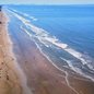 A Prefeitura de Mongaguá estabelece novas proibições para quiosques, visando a tranquilidade e segurança dos frequentadores da praia. - Imagem: Reprodução