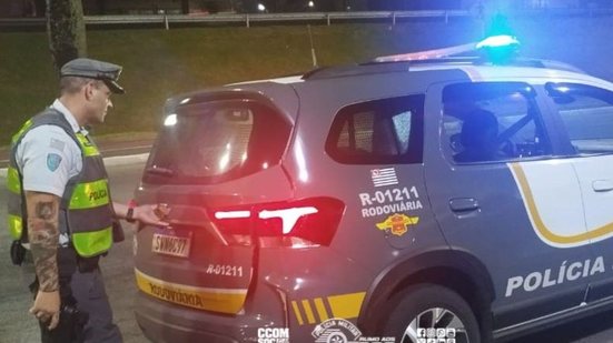 Rápida ação do 1º Batalhão de Polícia Rodoviária garantiu a segurança do motorista e a recuperação dos bens roubados - Foto: Divulgação/ Polícia Militar do Estado de São Paulo