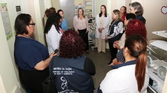 O município implementou um programa inovador que garante cuidados completos para gestantes e recém-nascidos, evitando a transmissão do HIV - Foto: Divulgação/ Francisco Arrais/ Prefeitura de Santos