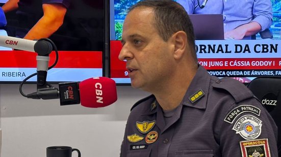 Coronel Nery, comandante da Polícia Militar na Baixada Santista, em entrevista nos estúdios da Rádio CBN Santos - Foto: Rádio CBN Santos