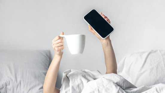 Imagem: Magnific - Só mais cinco minutos”: apertar várias vezes o botão de soneca do celular ajuda ou atrapalha o despertar?