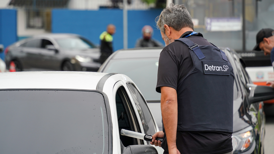 Ação educativa orientou ciclistas e usuários de veículos elétricos sobre regras de segurança - Imagem: Reprodução