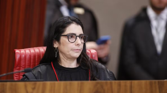 A repercussão ocorreu após a magistrada determinar mudanças nas regras do debate presidencial da TV Globo, realizado na quinta-feira (1º) - Imagem: Reprodução