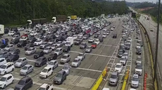 Congestionamento nas rodovias Anchieta e Imigrantes marca a saída de turistas para o litoral paulista após o Natal. - Imagem: Ecovias