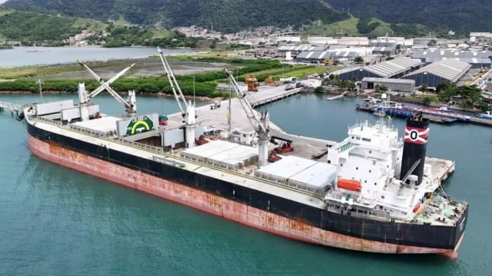 Edital prevê dragagem no Porto de São Sebastião para aumentar capacidade de cargas - Imagem: Divulgação/ Governo de SP