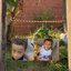 Terreno no bairro Vila Sônia, em Praia Grande, onde as crianças foram encontradas; em destaque, imagens das vítimas - Imagem: Leandro Guedes/TV Tribuna e Reprodução/Redes sociais