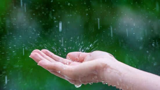 Essa semana promete chuva e risco de alagamentos para a Baixada Santista - Imagem: Reprodução/ Freepik