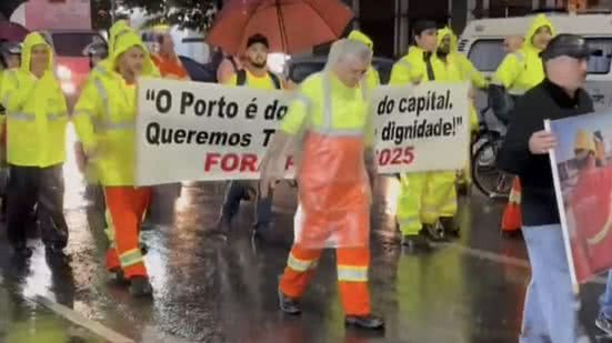 PL 733/2025 propõe transferências de responsabilidades e flexibilização na contratação, gerando preocupações entre os trabalhadores - Imagem: Reprodução