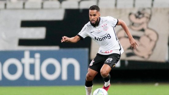 Everaldo em jogo do Corinthians - Reprodução/ SBT Sports