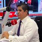 Luís Cláudio Bili discute sua gestão e convoca debate entre os prefeitos de São Vicente para abordar desafios atuais - Foto: Rádio CBN Santos