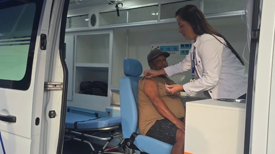 Unidade móvel de vacinação percorrerá bairros distantes e com baixa cobertura em Guarujá - Imagem: Divulgação