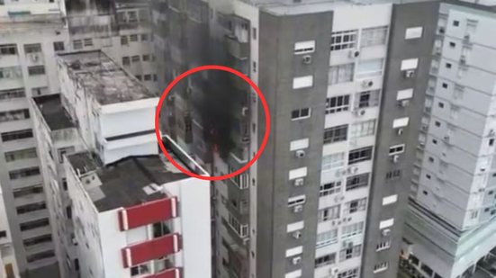 Ainda não se sabe a causa do incêndio que ocorreu no 10º andar, mas a agilidade da equipe foi crucial para o controle - Imagem: Reprodução
