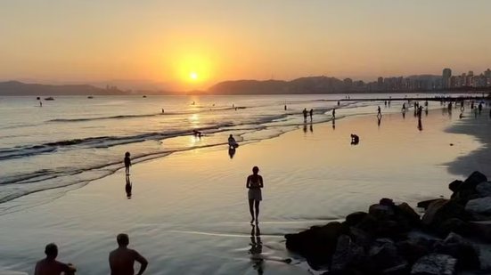 Baixada Santista terá aumento das temperaturas neste sábado (29), com máxima de 36°C prevista para Peruíbe. No domingo (30), os termômetros devem cair e ficar abaixo dos 24°C na maior parte da região - Imagem: Luigi Bongiovanni/TheNews2/Estadão Conteúdo