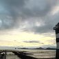 Tempo instável deve marcar o primeiro fim de semana de outubro na Baixada Santista. A previsão aponta chuva nesta sexta-feira (2), períodos de sol entre nuvens no sábado (3) e pancadas com possibilidade de raios e rajadas de vento no domingo (4) - Imagem: Arquivo Pessoal