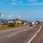 Obras no km 315 da Rodovia Padre Manoel da Nóbrega, em Itanhaém, exigem a interdição temporária do retorno a partir deste sábado (3) - Imagem: Divulgação/CNL