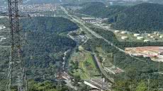 A EMAE iniciou a abertura gradual dos dutos da Usina Henry Borden, em Cubatão, na terça-feira (27), após as chuvas elevarem o volume dos reservatórios - Imagem: Vanessa Rodrigues/A Tribuna Jornal
