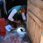 Agentes realizam vistoria em imóveis de Santos durante ação para identificar focos do mosquito Aedes aegypti - Imagem: Henrique Teixeira