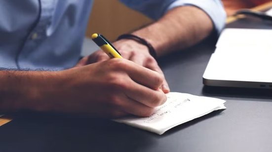 Programa Bolsa Estágio Ensino Médio oferece 307 vagas para estudantes da Baixada Santista, com bolsas que podem chegar a R$ 883,66 e inscrições abertas até 20 de julho - Imagem: Pixabay
