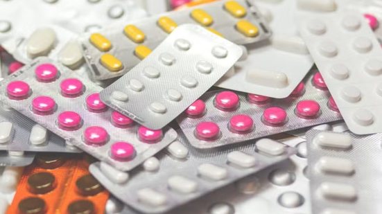 Levantamento do Procon identificou variações significativas nos preços de medicamentos comercializados em drogarias de Santos e São Vicente - Imagem: Pixabay