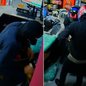 Operação das polícias Civil e Militar resultou na prisão de três suspeitos investigados por roubos em lojas de conveniência de Praia Grande; um quarto envolvido já foi identificado durante as investigações - Imagem: Reprodução / Câmeras de segurança