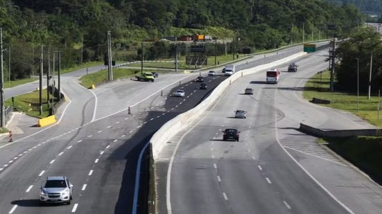 Rodovias da Baixada Santista devem passar por obras de manutenção e pavimentação com investimento superior a R$ 200 milhões anunciado pelo governo estadual - Imagem: Governo do Estado de São Paulo