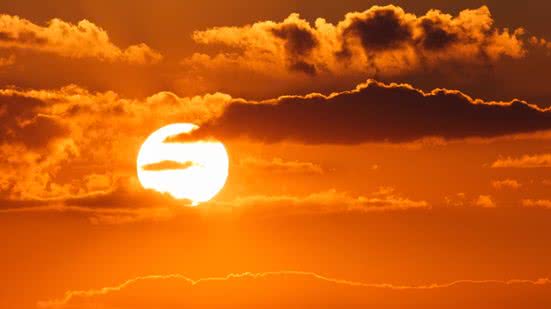 Previsão indica que o calor deve persistir até sexta-feira, quando uma frente fria pode trazer chuvas ao litoral - Imagem: Freepik