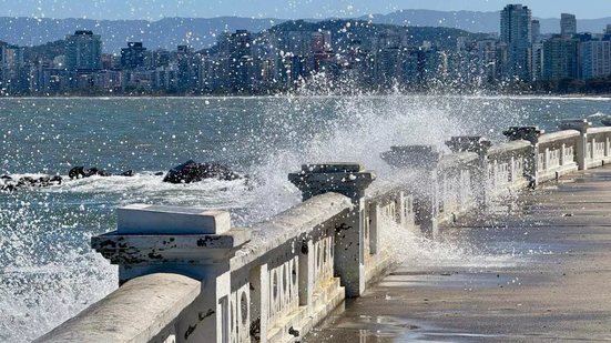 Defesa Civil alerta para evitar banho de mar - Reprodução / G1 Baixada