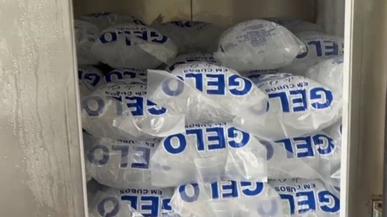 Autoridades alertam sobre a importância de verificar a procedência de produtos alimentícios e denunciar irregularidades. - Imagem: Reprodução / Metrópole