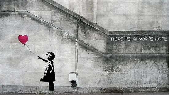 Girl with Balloon, grafite de Banksy. A esperança: quase ao alcance, quase perdida. - Imagem: Divulgação/ Amazon/ Great Art