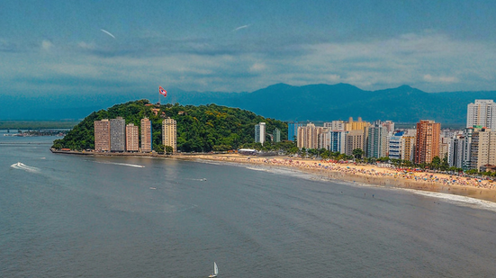 Praia do Gonzaguinha recebe mais uma noite da Encenação da Fundação da Vila de São Vicente - Imagem: Prefeitura de São Vicente