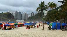 Operação Pé na Areia faz a fiscalização das praias no munícpio da Baixada - Imagem: Reprodução / A Tribuna