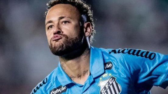 Neymar, do Santos, comemorando um dos seus gols contra o Juventude, em partida válida pela 37ª rodada do Brasileirão - Foto: Reprodução/X/@SantosFC