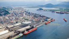 A Hidrovias do Brasil abriu processos seletivos para vagas de nível pleno a especialista em Santos e São Paulo, com oportunidades em engenharia, projetos, controladoria jurídica e operações portuárias. - Imagem: Reprodução