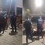 Homem foi contido por agentes da Guarda Civil Municipal após confusão na tenda de Carnaval, na orla de Santos - Imagem: Luiz Linna/TV Tribuna