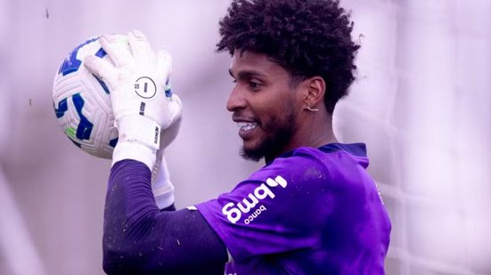 Hugo trabalha com bola em treino do Corinthians - Foto: Rodrigo Coca/Agência Corinthians