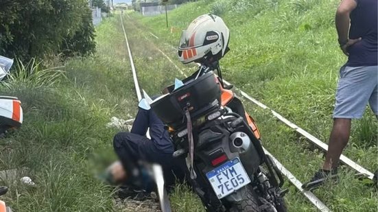 Idoso foi encontrado ferido em linha férrea em Guarujá e morreu após ser socorrido; caso é investigado - Imagem: Redes sociais